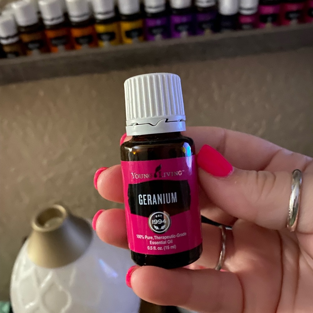 YL ESSENTIAL OIL